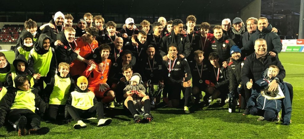 La festa della Virtus Bolzano sul prato del "Druso" con la Coppa Italia altoatesina